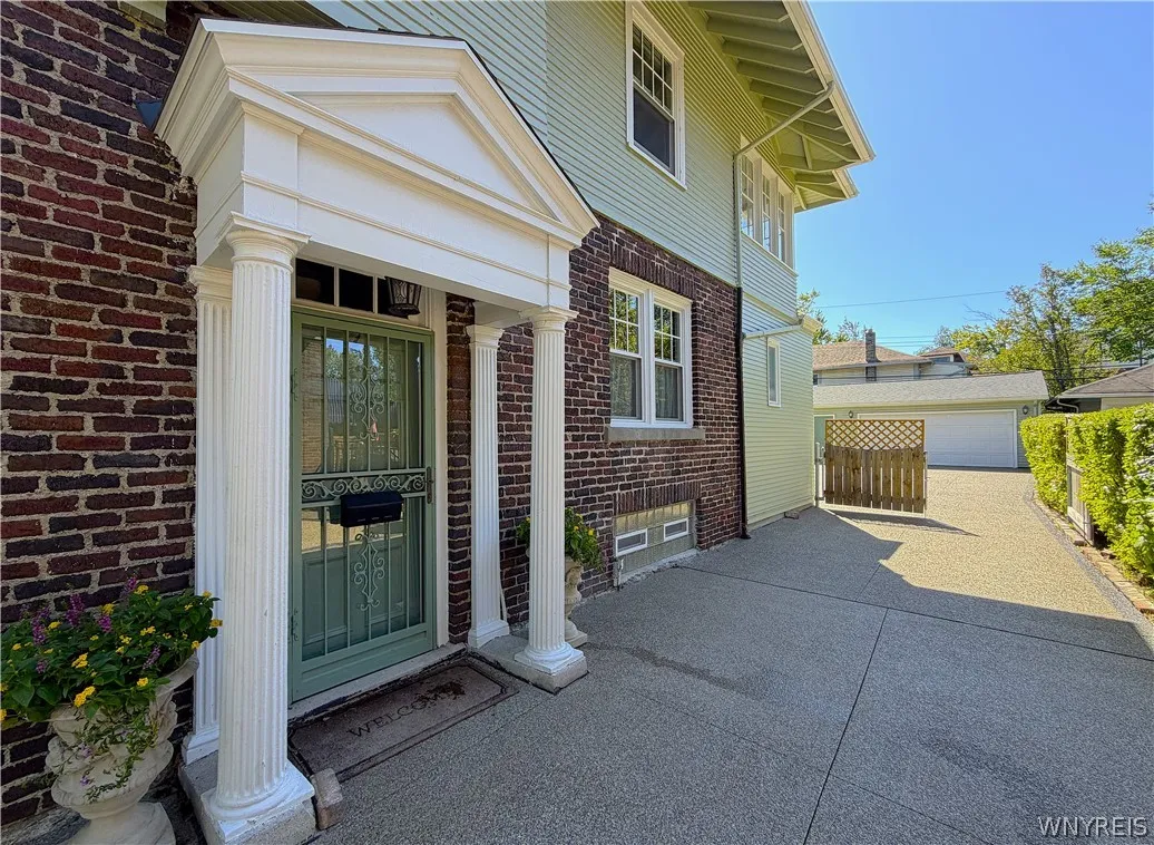 334 Woodbridge Avenue, Buffalo, New York 14214, Buffalo, New York 14214, 4 Bedroom Bedrooms, 10 Room Rooms,2 BathroomBathrooms,Residential,For Sale,334 Woodbridge Avenue, Buffalo, New York 14214,0,B1714403