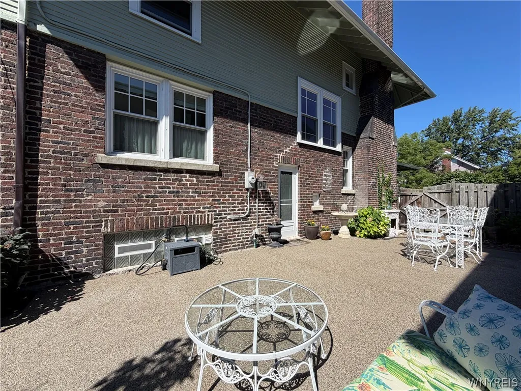 334 Woodbridge Avenue, Buffalo, New York 14214, Buffalo, New York 14214, 4 Bedroom Bedrooms, 10 Room Rooms,2 BathroomBathrooms,Residential,For Sale,334 Woodbridge Avenue, Buffalo, New York 14214,0,B1714403
