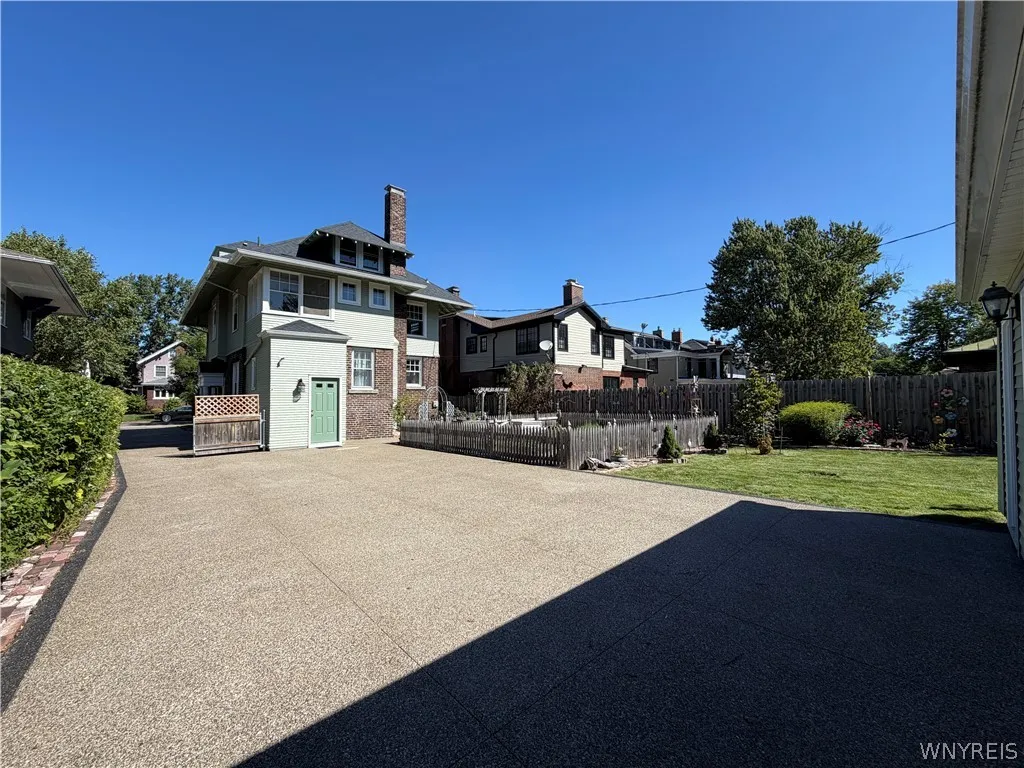334 Woodbridge Avenue, Buffalo, New York 14214, Buffalo, New York 14214, 4 Bedroom Bedrooms, 10 Room Rooms,2 BathroomBathrooms,Residential,For Sale,334 Woodbridge Avenue, Buffalo, New York 14214,0,B1714403