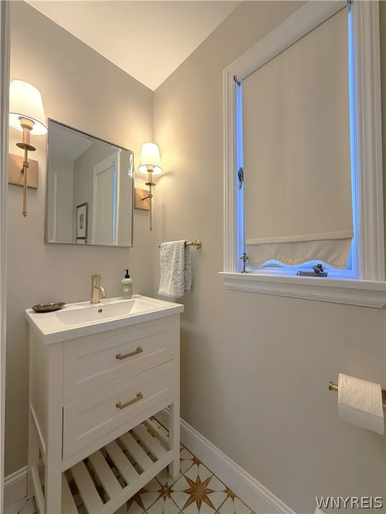 334 Woodbridge Avenue, Buffalo, New York 14214, Buffalo, New York 14214, 4 Bedroom Bedrooms, 10 Room Rooms,2 BathroomBathrooms,Residential,For Sale,334 Woodbridge Avenue, Buffalo, New York 14214,0,B1714403