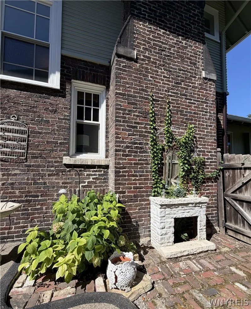 334 Woodbridge Avenue, Buffalo, New York 14214, Buffalo, New York 14214, 4 Bedroom Bedrooms, 10 Room Rooms,2 BathroomBathrooms,Residential,For Sale,334 Woodbridge Avenue, Buffalo, New York 14214,0,B1714403