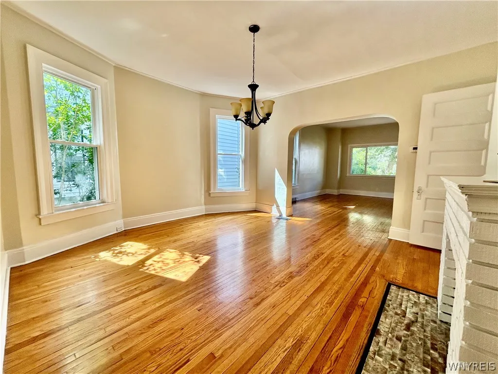 373 Woodward Avenue Lower, Buffalo, New York 14214, Buffalo, New York 14214, 3 Bedroom Bedrooms, 7 Room Rooms,1 BathroomBathrooms,Residential Lease,For Rent,373 Woodward Avenue Lower, Buffalo, New York 14214,0,B1714723