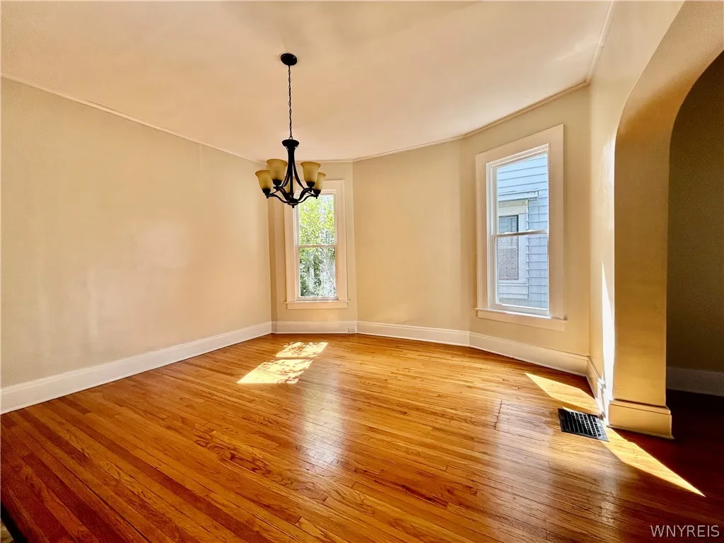373 Woodward Avenue Lower, Buffalo, New York 14214, Buffalo, New York 14214, 3 Bedroom Bedrooms, 7 Room Rooms,1 BathroomBathrooms,Residential Lease,For Rent,373 Woodward Avenue Lower, Buffalo, New York 14214,0,B1714723