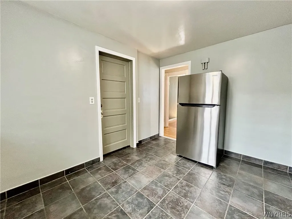 373 Woodward Avenue Lower, Buffalo, New York 14214, Buffalo, New York 14214, 3 Bedroom Bedrooms, 7 Room Rooms,1 BathroomBathrooms,Residential Lease,For Rent,373 Woodward Avenue Lower, Buffalo, New York 14214,0,B1714723