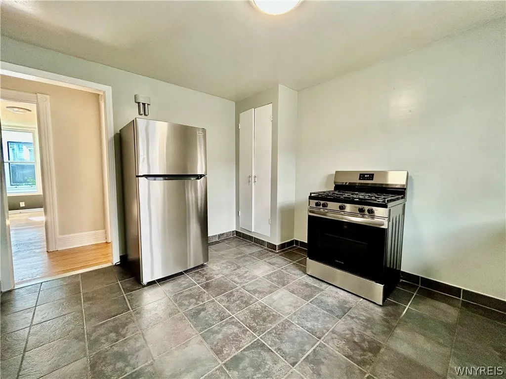 373 Woodward Avenue Lower, Buffalo, New York 14214, Buffalo, New York 14214, 3 Bedroom Bedrooms, 7 Room Rooms,1 BathroomBathrooms,Residential Lease,For Rent,373 Woodward Avenue Lower, Buffalo, New York 14214,0,B1714723