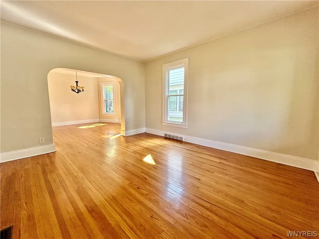 373 Woodward Avenue Lower, Buffalo, New York 14214, Buffalo, New York 14214, 3 Bedroom Bedrooms, 7 Room Rooms,1 BathroomBathrooms,Residential Lease,For Rent,373 Woodward Avenue Lower, Buffalo, New York 14214,0,B1714723