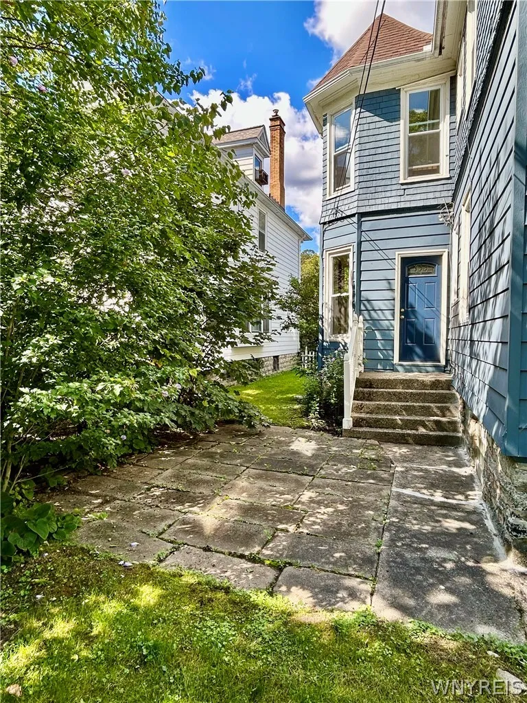 373 Woodward Avenue Lower, Buffalo, New York 14214, Buffalo, New York 14214, 3 Bedroom Bedrooms, 7 Room Rooms,1 BathroomBathrooms,Residential Lease,For Rent,373 Woodward Avenue Lower, Buffalo, New York 14214,0,B1714723