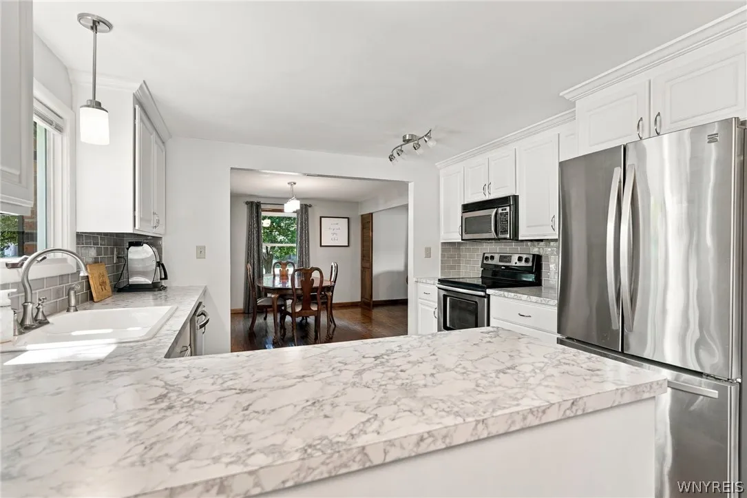 11 Old Orchard Lane, Orchard Park, New York 14127, Orchard Park, New York 14127, 4 Bedroom Bedrooms, 9 Room Rooms,2 BathroomBathrooms,Residential,For Sale,11 Old Orchard Lane, Orchard Park, New York 14127,0,B1714412