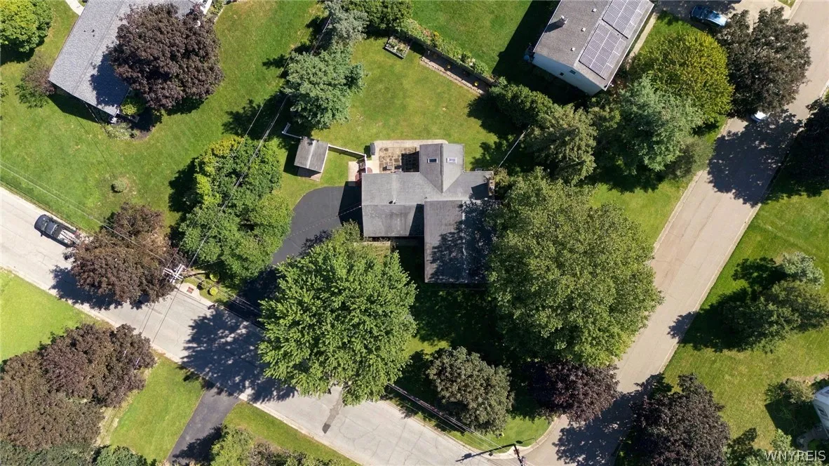 11 Old Orchard Lane, Orchard Park, New York 14127, Orchard Park, New York 14127, 4 Bedroom Bedrooms, 9 Room Rooms,2 BathroomBathrooms,Residential,For Sale,11 Old Orchard Lane, Orchard Park, New York 14127,0,B1714412