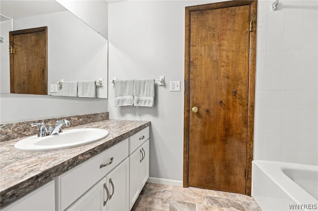 11 Old Orchard Lane, Orchard Park, New York 14127, Orchard Park, New York 14127, 4 Bedroom Bedrooms, 9 Room Rooms,2 BathroomBathrooms,Residential,For Sale,11 Old Orchard Lane, Orchard Park, New York 14127,0,B1714412