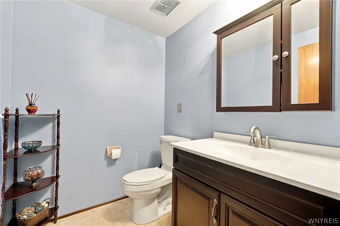 11 Old Orchard Lane, Orchard Park, New York 14127, Orchard Park, New York 14127, 4 Bedroom Bedrooms, 9 Room Rooms,2 BathroomBathrooms,Residential,For Sale,11 Old Orchard Lane, Orchard Park, New York 14127,0,B1714412
