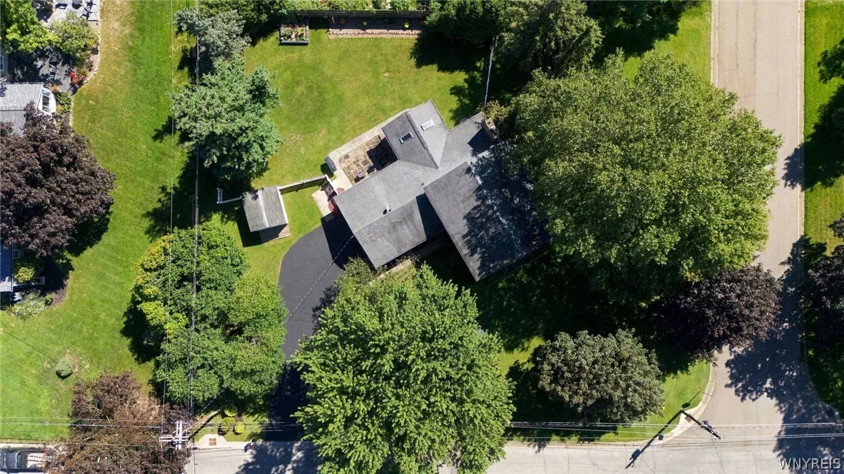 11 Old Orchard Lane, Orchard Park, New York 14127, Orchard Park, New York 14127, 4 Bedroom Bedrooms, 9 Room Rooms,2 BathroomBathrooms,Residential,For Sale,11 Old Orchard Lane, Orchard Park, New York 14127,0,B1714412