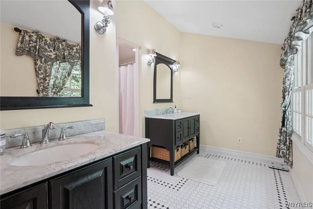 Primary bath