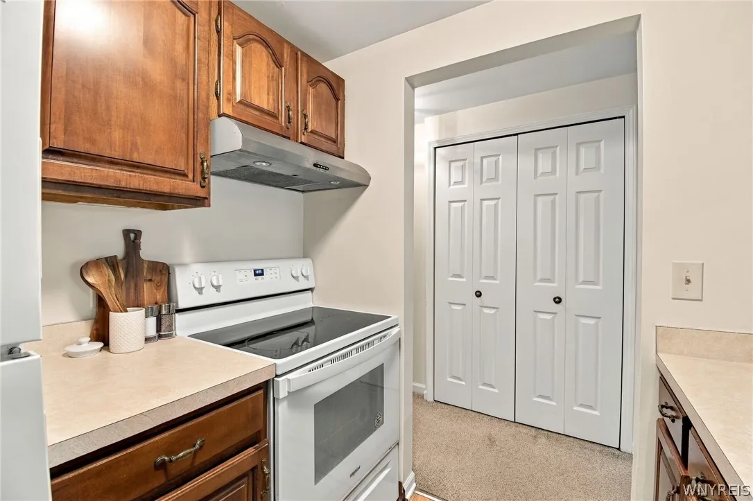 270 Buffalo Road 22, Aurora, New York 14052, Aurora, New York 14052, 2 Bedroom Bedrooms, 6 Room Rooms,2 BathroomBathrooms,Residential,For Sale,270 Buffalo Road 22, Aurora, New York 14052,0,B1714539