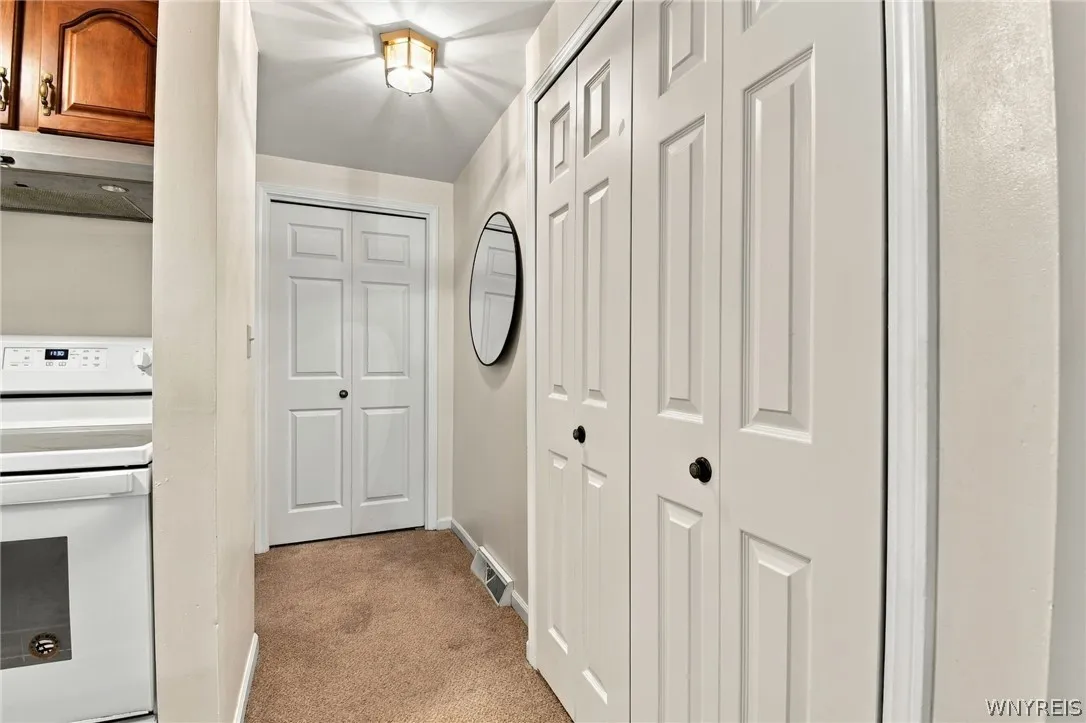 270 Buffalo Road 22, Aurora, New York 14052, Aurora, New York 14052, 2 Bedroom Bedrooms, 6 Room Rooms,2 BathroomBathrooms,Residential,For Sale,270 Buffalo Road 22, Aurora, New York 14052,0,B1714539