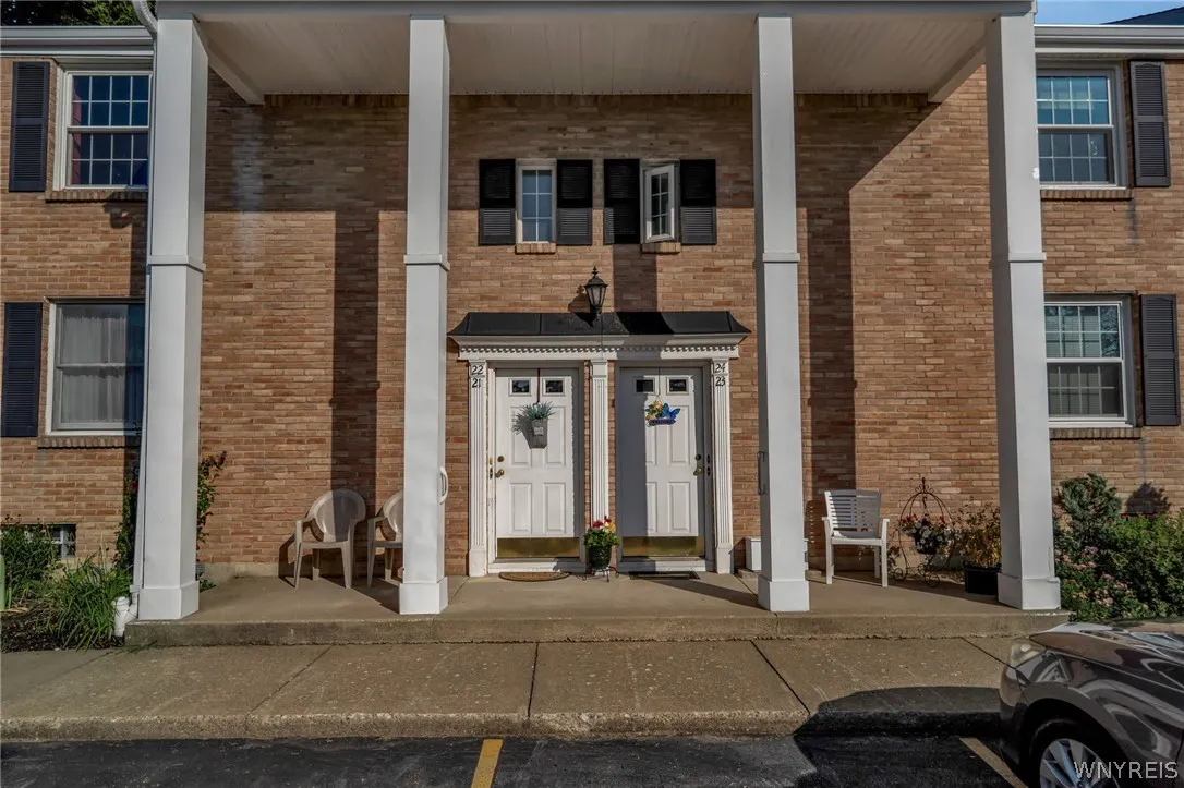 270 Buffalo Road 22, Aurora, New York 14052, Aurora, New York 14052, 2 Bedroom Bedrooms, 6 Room Rooms,2 BathroomBathrooms,Residential,For Sale,270 Buffalo Road 22, Aurora, New York 14052,0,B1714539