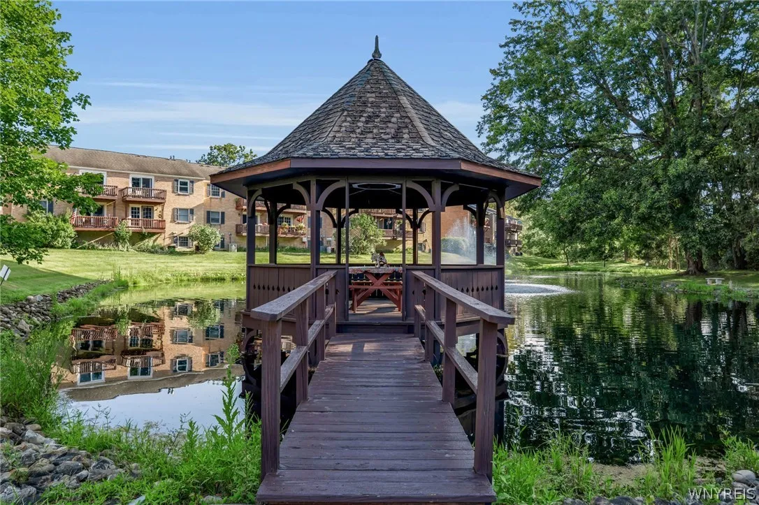 270 Buffalo Road 22, Aurora, New York 14052, Aurora, New York 14052, 2 Bedroom Bedrooms, 6 Room Rooms,2 BathroomBathrooms,Residential,For Sale,270 Buffalo Road 22, Aurora, New York 14052,0,B1714539