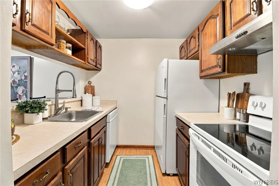 270 Buffalo Road 22, Aurora, New York 14052, Aurora, New York 14052, 2 Bedroom Bedrooms, 6 Room Rooms,2 BathroomBathrooms,Residential,For Sale,270 Buffalo Road 22, Aurora, New York 14052,0,B1714539