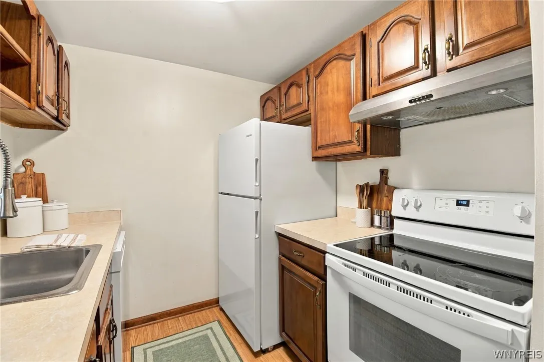270 Buffalo Road 22, Aurora, New York 14052, Aurora, New York 14052, 2 Bedroom Bedrooms, 6 Room Rooms,2 BathroomBathrooms,Residential,For Sale,270 Buffalo Road 22, Aurora, New York 14052,0,B1714539