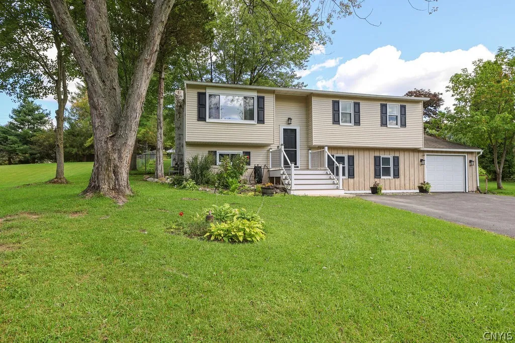 4636 Goldrush Drive, Marcellus, New York 13108, Marcellus, New York 13108, 4 Bedroom Bedrooms, 8 Room Rooms,2 BathroomBathrooms,Residential,For Sale,4636 Goldrush Drive, Marcellus, New York 13108,0,S1714051