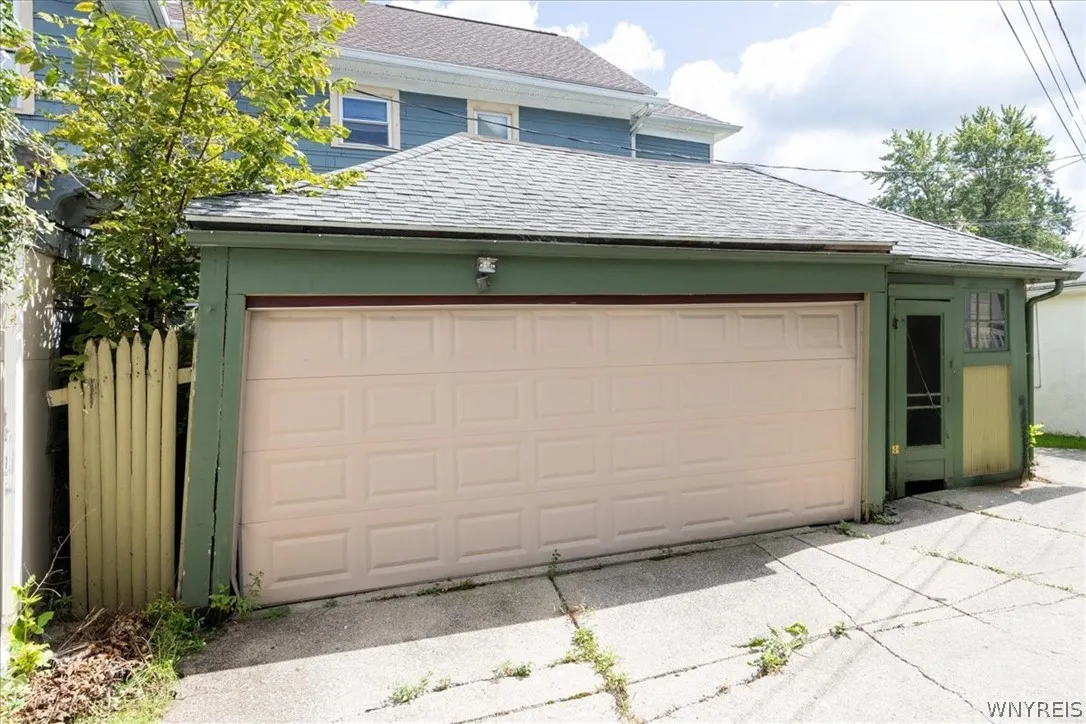 105 Wallace Avenue, Buffalo, New York 14214, Buffalo, New York 14214, 6 Bedroom Bedrooms, ,2 BathroomBathrooms,Residential,For Sale,105 Wallace Avenue, Buffalo, New York 14214,0,B1713683