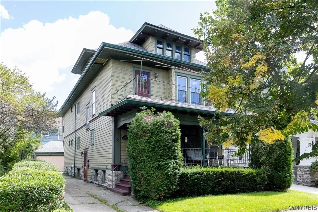 105 Wallace Avenue, Buffalo, New York 14214, Buffalo, New York 14214, 6 Bedroom Bedrooms, ,2 BathroomBathrooms,Residential,For Sale,105 Wallace Avenue, Buffalo, New York 14214,0,B1713683