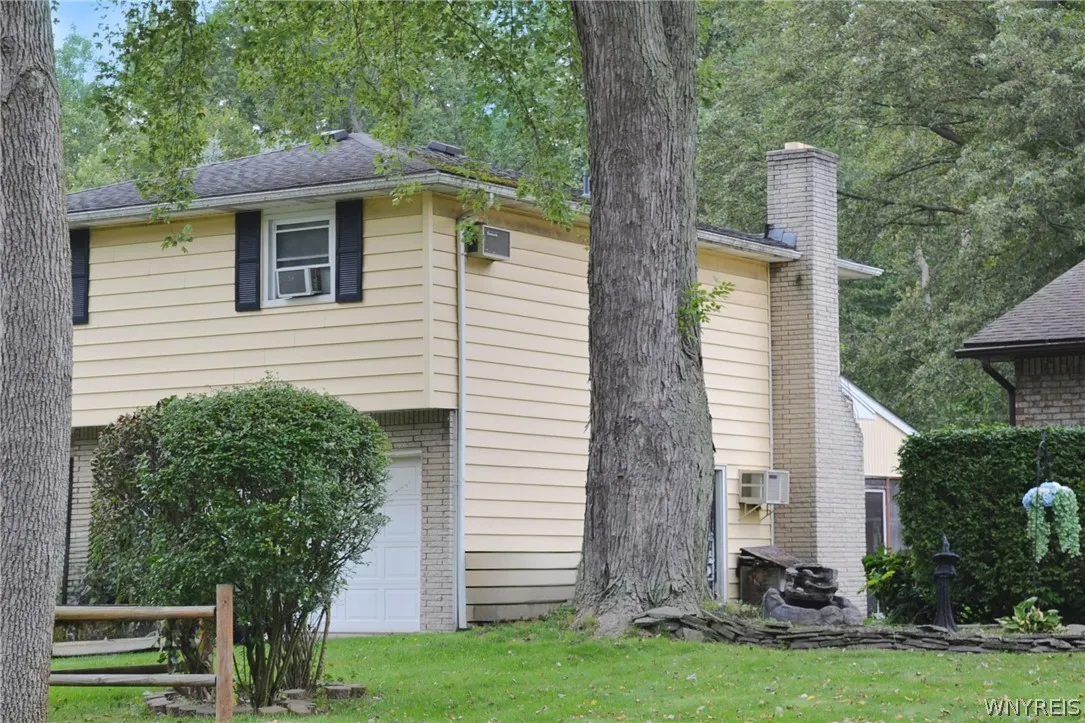 23 Burgundy, Amherst, New York 14228, Amherst, New York 14228, 4 Bedroom Bedrooms, 9 Room Rooms,1 BathroomBathrooms,Residential,For Sale,23 Burgundy, Amherst, New York 14228,0,B1715141