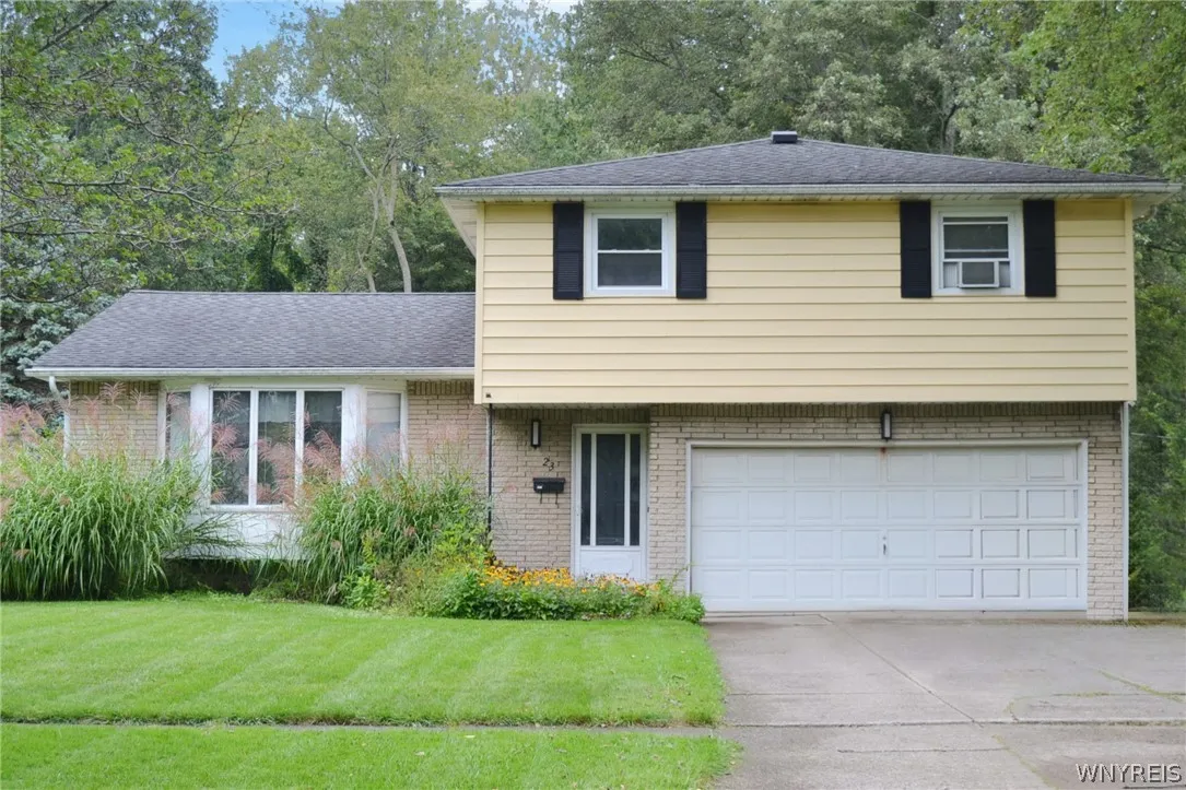 23 Burgundy, Amherst, New York 14228, Amherst, New York 14228, 4 Bedroom Bedrooms, 9 Room Rooms,1 BathroomBathrooms,Residential,For Sale,23 Burgundy, Amherst, New York 14228,0,B1715141