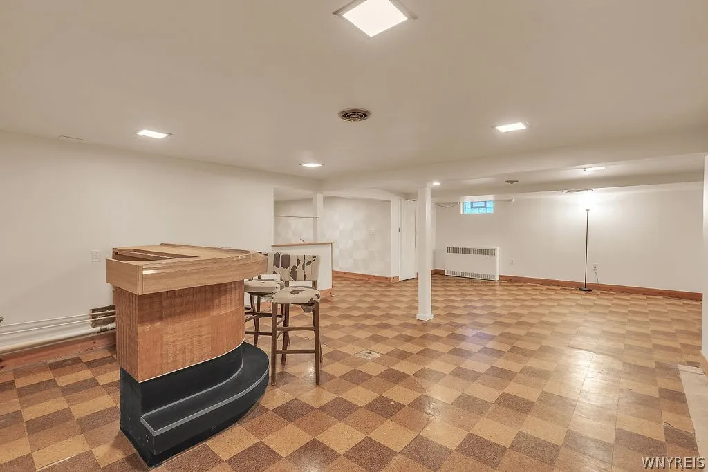 Wet bar