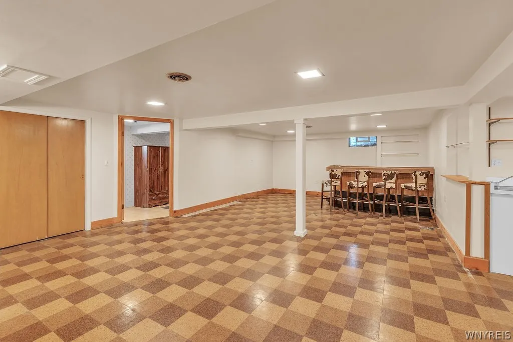 Basement entertaining area