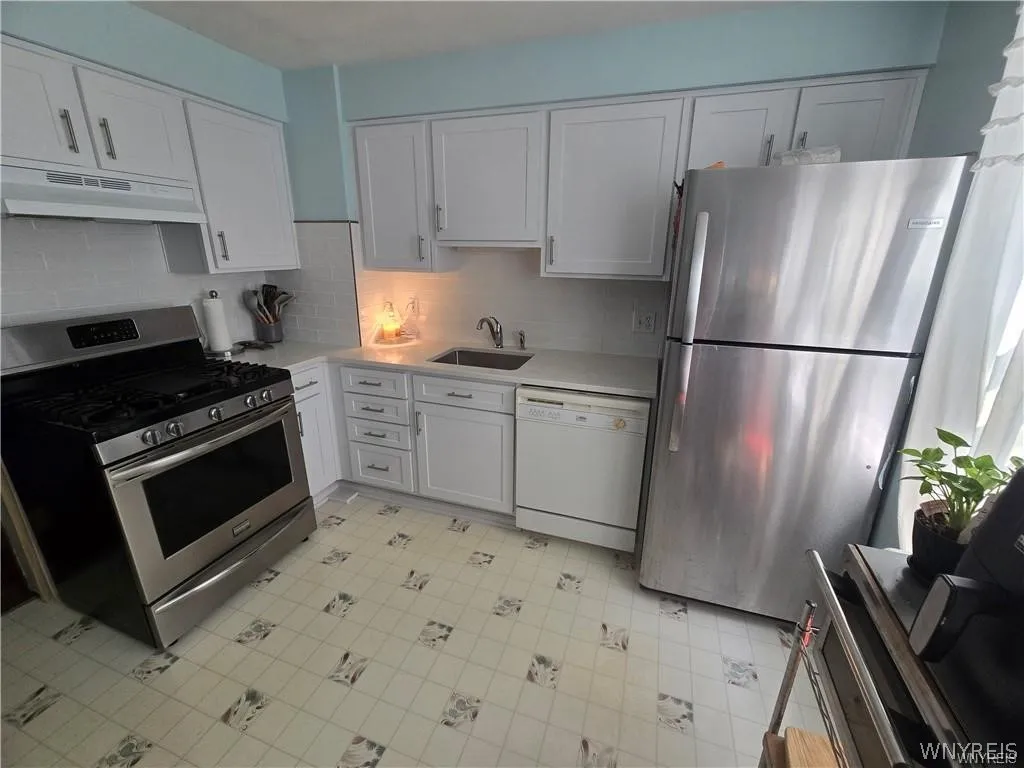 118 Saranac Avenue, Buffalo, New York 14216, Buffalo, New York 14216, 3 Bedroom Bedrooms, 7 Room Rooms,1 BathroomBathrooms,Residential Lease,For Rent,118 Saranac Avenue, Buffalo, New York 14216,0,B1714405