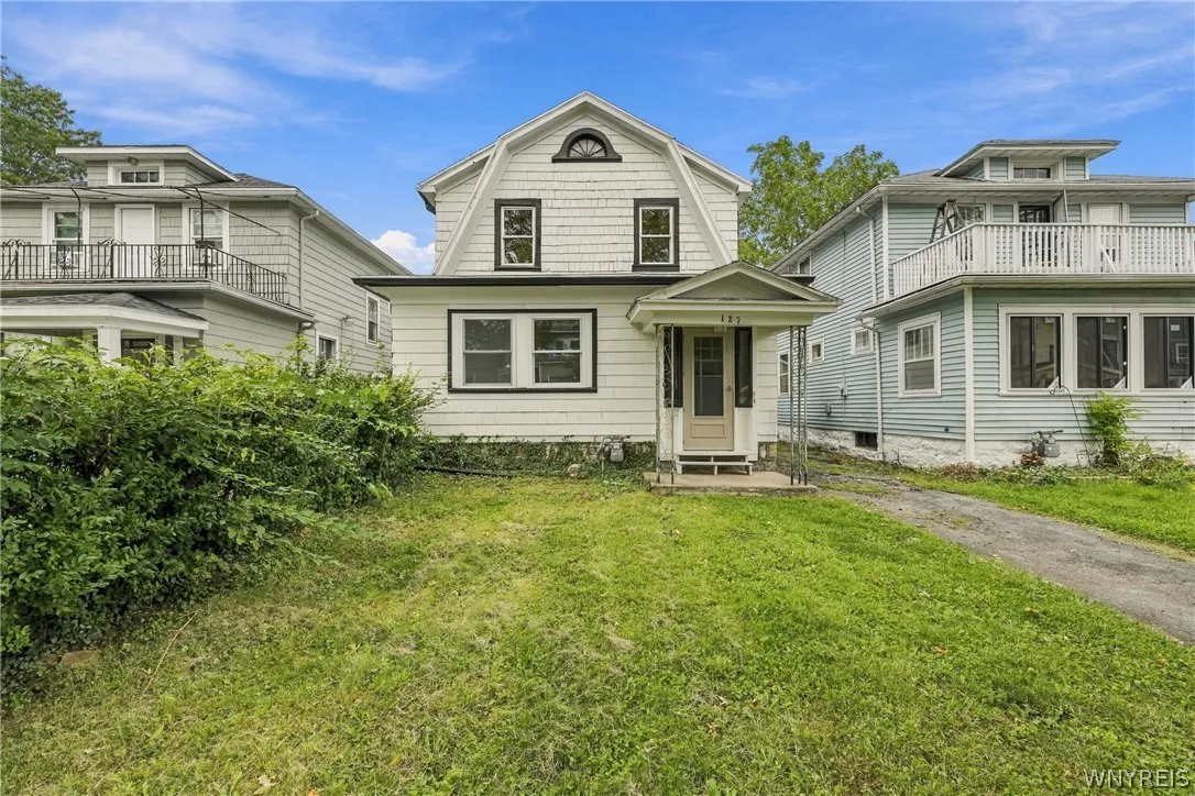 127 West Northrup Place N, Buffalo, New York 14214, Buffalo, New York 14214, 5 Bedroom Bedrooms, 8 Room Rooms,2 BathroomBathrooms,Residential,For Sale,127 West Northrup Place N, Buffalo, New York 14214,0,B1715367