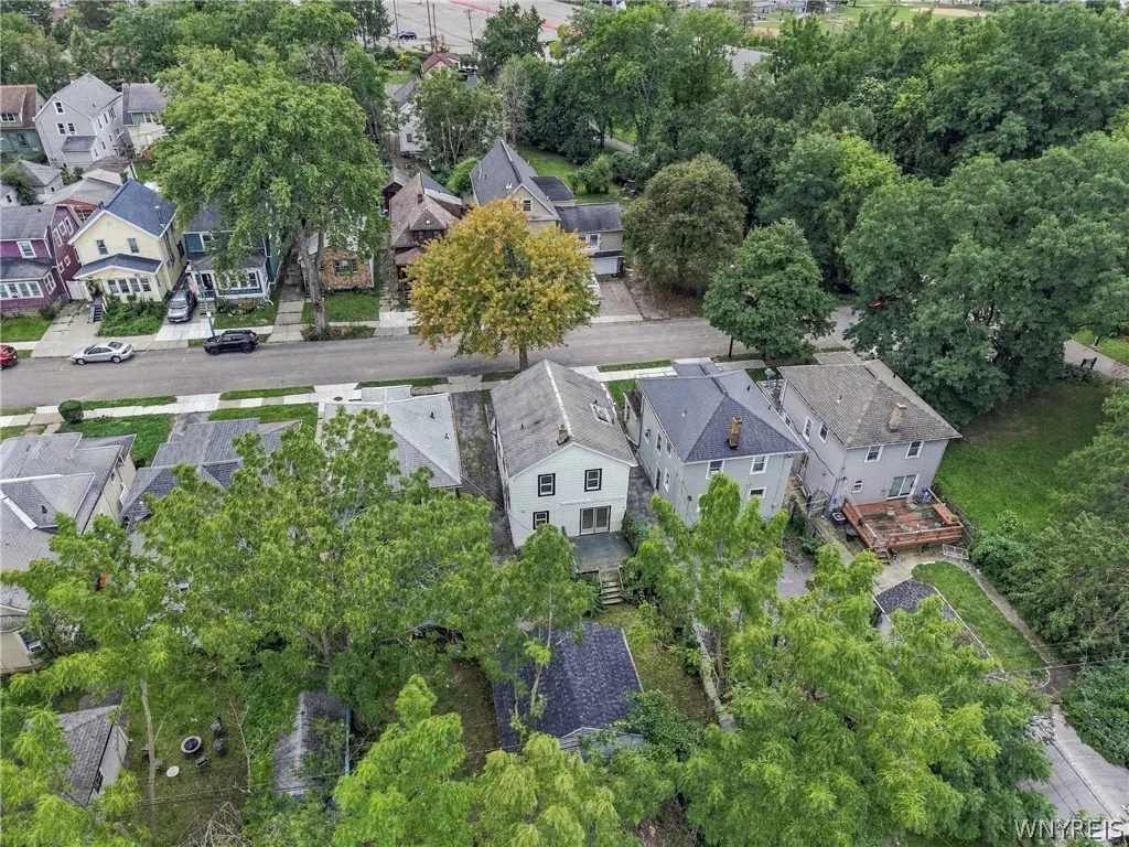 127 West Northrup Place N, Buffalo, New York 14214, Buffalo, New York 14214, 5 Bedroom Bedrooms, 8 Room Rooms,2 BathroomBathrooms,Residential,For Sale,127 West Northrup Place N, Buffalo, New York 14214,0,B1715367