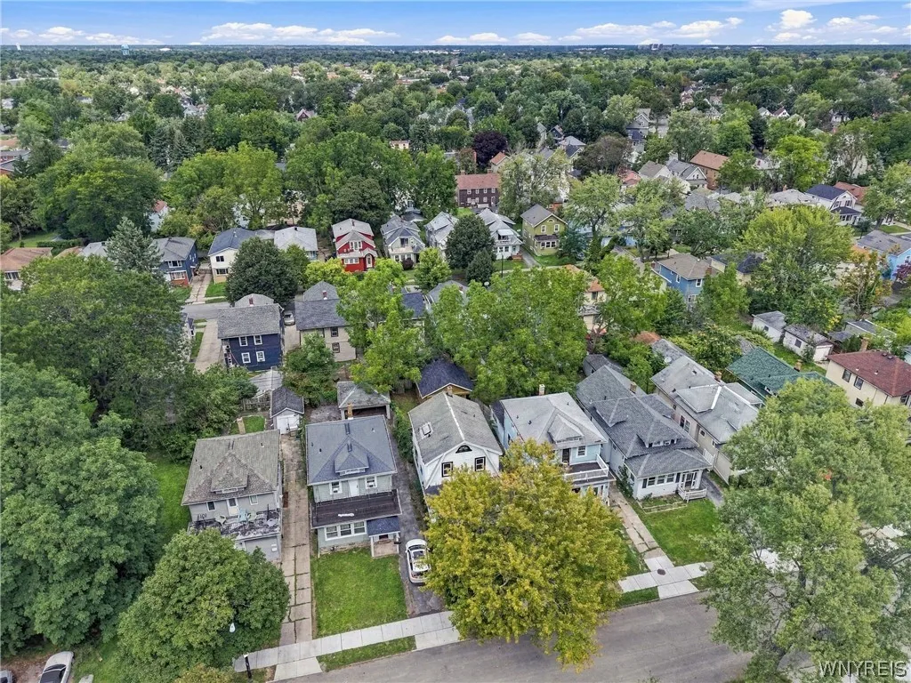 127 West Northrup Place N, Buffalo, New York 14214, Buffalo, New York 14214, 5 Bedroom Bedrooms, 8 Room Rooms,2 BathroomBathrooms,Residential,For Sale,127 West Northrup Place N, Buffalo, New York 14214,0,B1715367