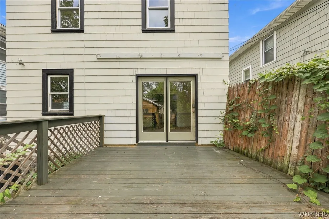 127 West Northrup Place N, Buffalo, New York 14214, Buffalo, New York 14214, 5 Bedroom Bedrooms, 8 Room Rooms,2 BathroomBathrooms,Residential,For Sale,127 West Northrup Place N, Buffalo, New York 14214,0,B1715367