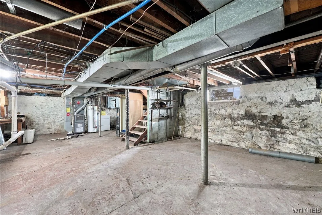127 West Northrup Place N, Buffalo, New York 14214, Buffalo, New York 14214, 5 Bedroom Bedrooms, 8 Room Rooms,2 BathroomBathrooms,Residential,For Sale,127 West Northrup Place N, Buffalo, New York 14214,0,B1715367
