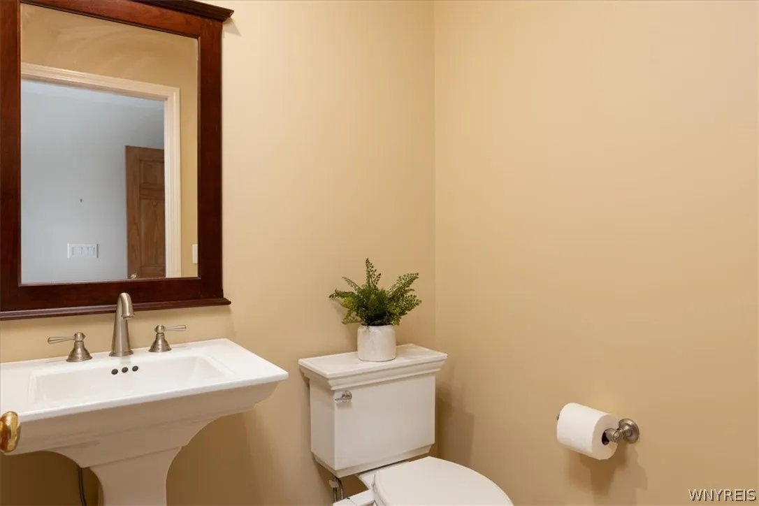 115 Via Foresta Lane, Amherst, New York 14221, Amherst, New York 14221, 4 Bedroom Bedrooms, 9 Room Rooms,2 BathroomBathrooms,Residential,For Sale,115 Via Foresta Lane, Amherst, New York 14221,0,B1714372