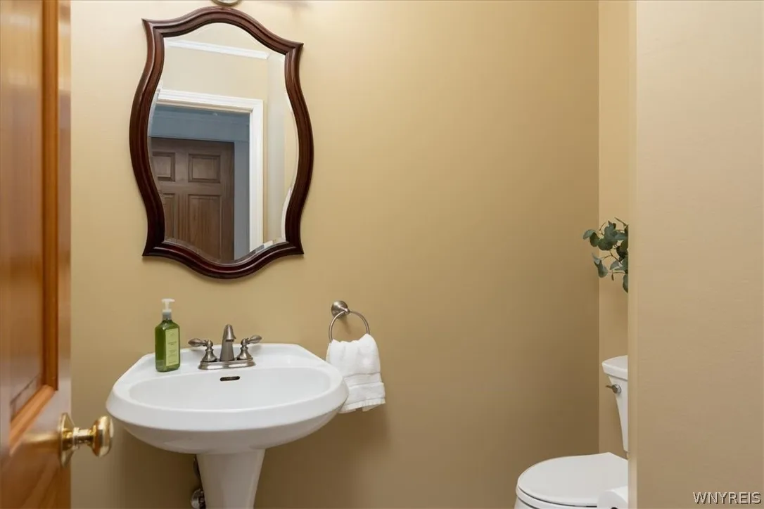 115 Via Foresta Lane, Amherst, New York 14221, Amherst, New York 14221, 4 Bedroom Bedrooms, 9 Room Rooms,2 BathroomBathrooms,Residential,For Sale,115 Via Foresta Lane, Amherst, New York 14221,0,B1714372