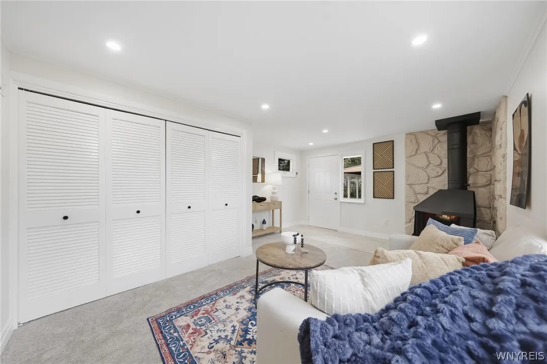 Rear family room off kitchen