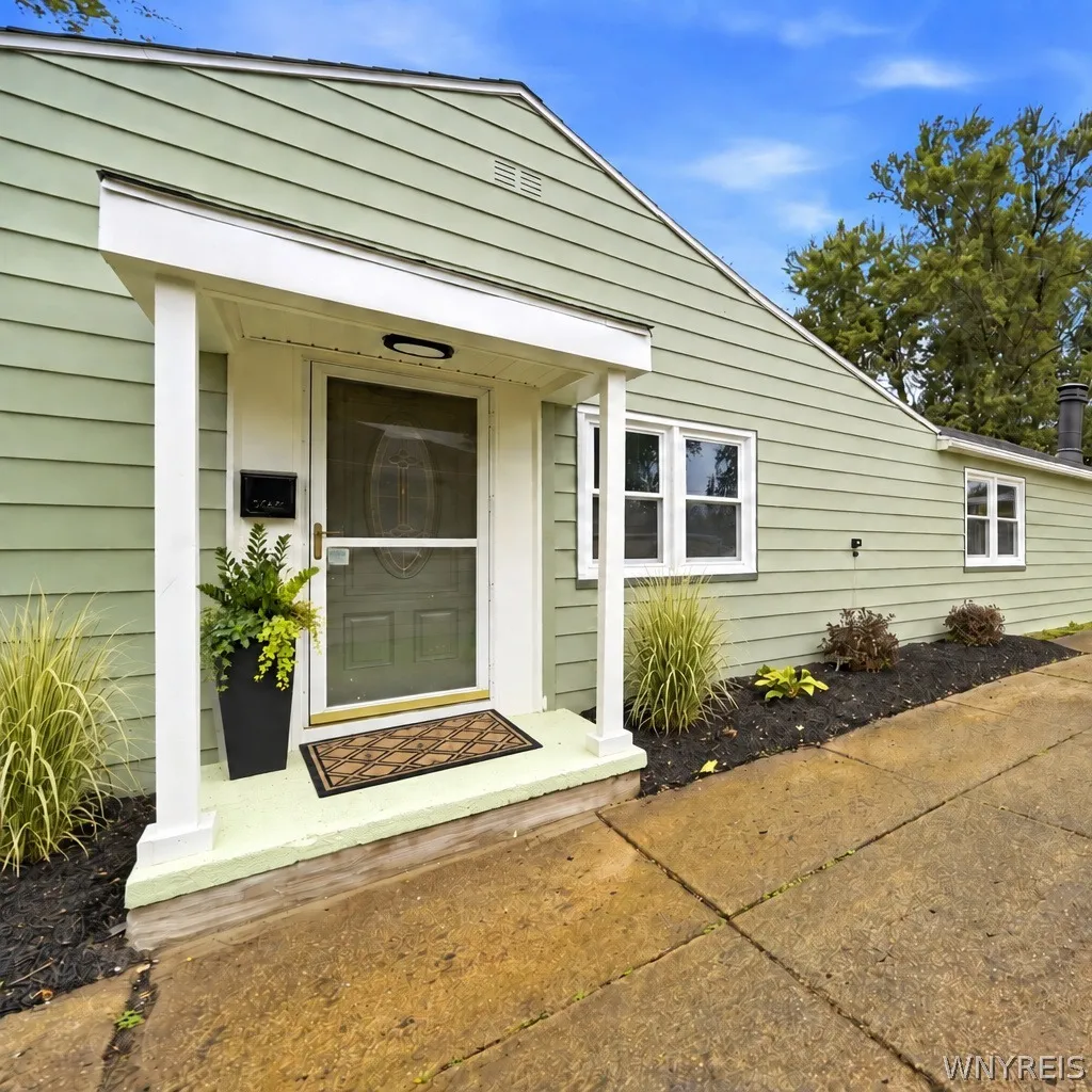 720 Highland Avenue, Tonawanda, New York 14223, Tonawanda, New York 14223, 3 Bedroom Bedrooms, 7 Room Rooms,1 BathroomBathrooms,Residential,For Sale,720 Highland Avenue, Tonawanda, New York 14223,0,B1715821