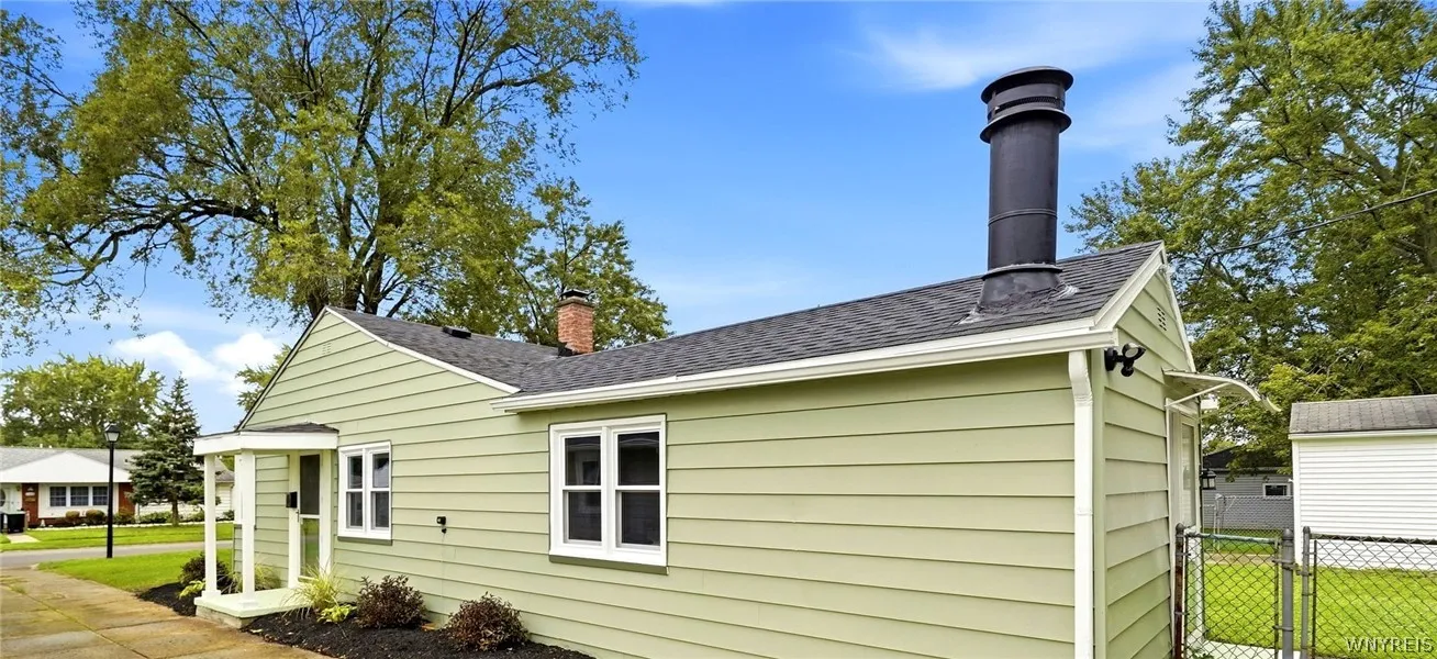 720 Highland Avenue, Tonawanda, New York 14223, Tonawanda, New York 14223, 3 Bedroom Bedrooms, 7 Room Rooms,1 BathroomBathrooms,Residential,For Sale,720 Highland Avenue, Tonawanda, New York 14223,0,B1715821