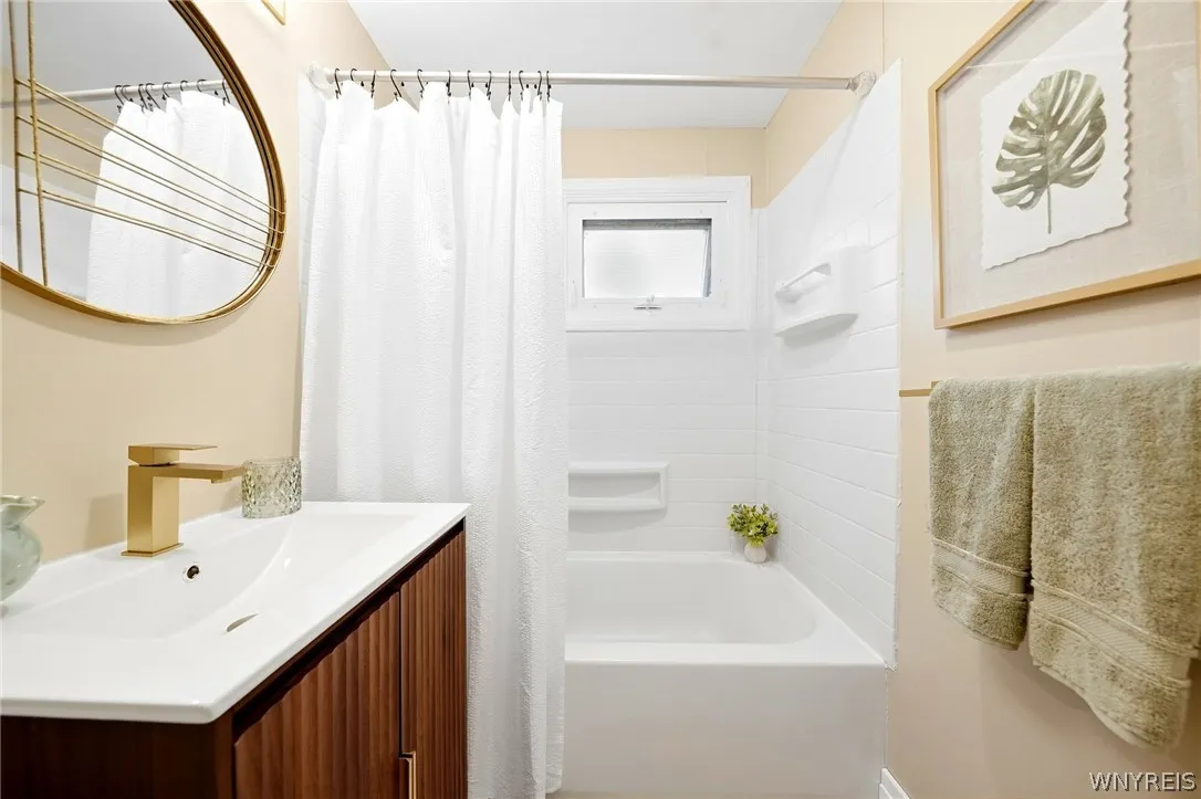 720 Highland Avenue, Tonawanda, New York 14223, Tonawanda, New York 14223, 3 Bedroom Bedrooms, 7 Room Rooms,1 BathroomBathrooms,Residential,For Sale,720 Highland Avenue, Tonawanda, New York 14223,0,B1715821