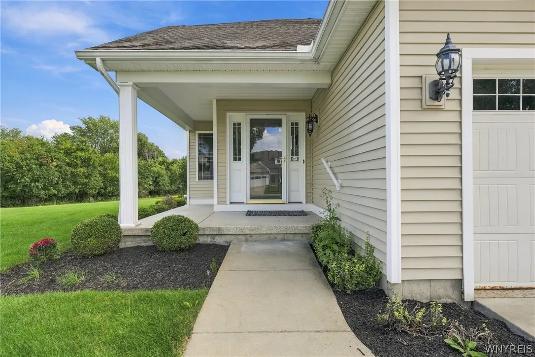 4703 Mosey Lane, Hamburg, New York 14219, Hamburg, New York 14219, 2 Bedroom Bedrooms, 5 Room Rooms,2 BathroomBathrooms,Residential,For Sale,4703 Mosey Lane, Hamburg, New York 14219,0,B1715426