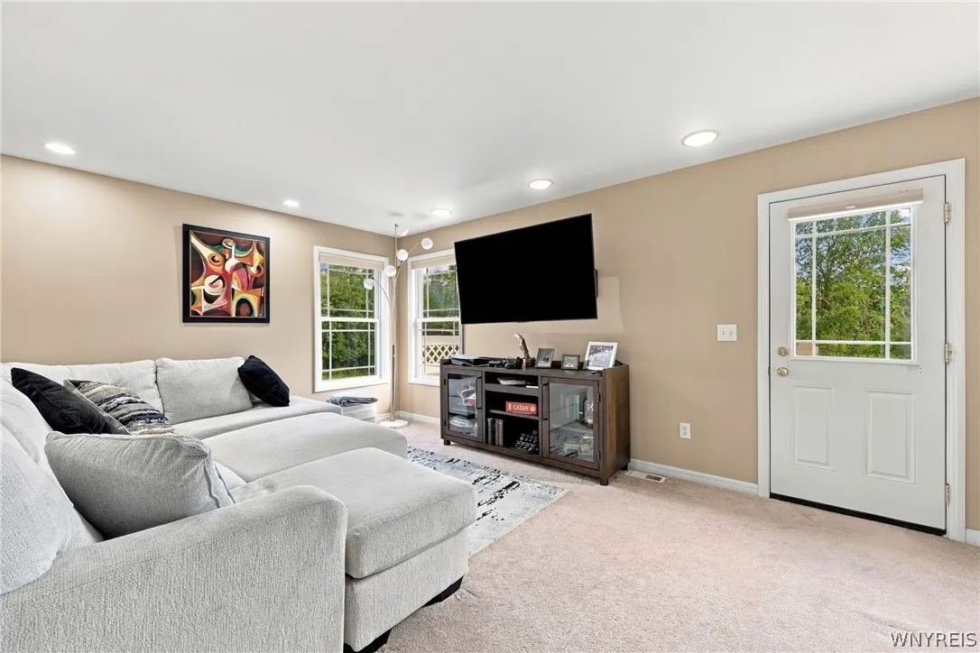 4703 Mosey Lane, Hamburg, New York 14219, Hamburg, New York 14219, 2 Bedroom Bedrooms, 5 Room Rooms,2 BathroomBathrooms,Residential,For Sale,4703 Mosey Lane, Hamburg, New York 14219,0,B1715426