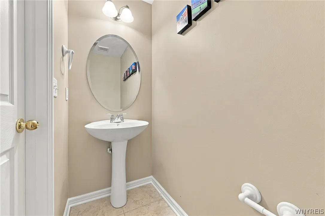 4703 Mosey Lane, Hamburg, New York 14219, Hamburg, New York 14219, 2 Bedroom Bedrooms, 5 Room Rooms,2 BathroomBathrooms,Residential,For Sale,4703 Mosey Lane, Hamburg, New York 14219,0,B1715426