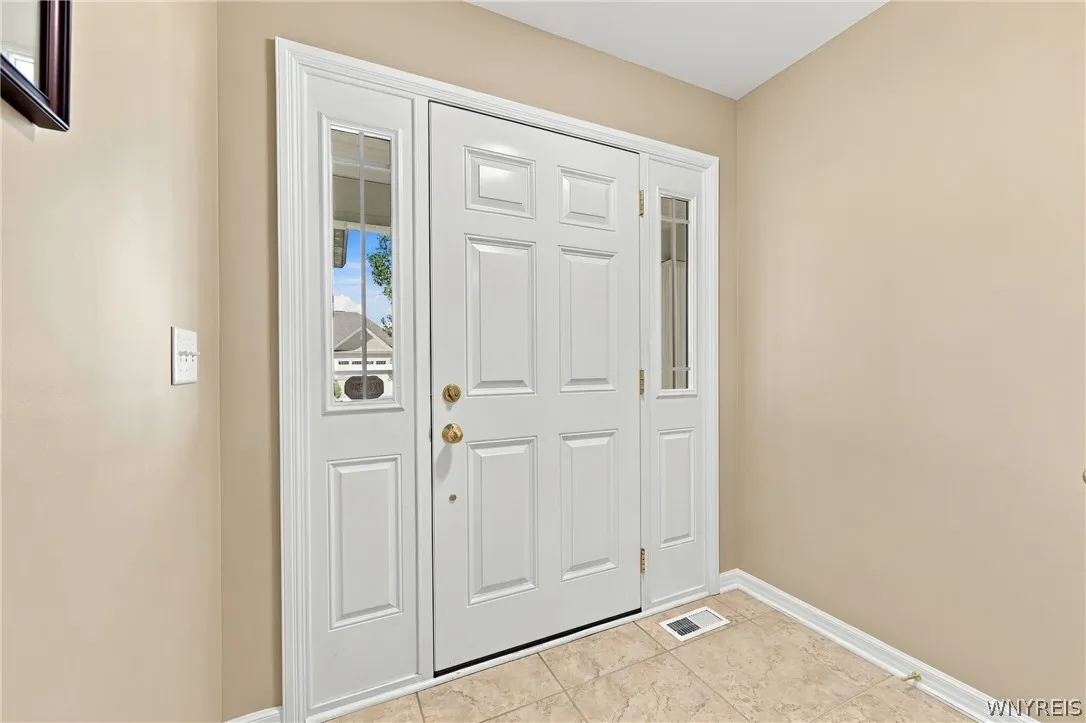 4703 Mosey Lane, Hamburg, New York 14219, Hamburg, New York 14219, 2 Bedroom Bedrooms, 5 Room Rooms,2 BathroomBathrooms,Residential,For Sale,4703 Mosey Lane, Hamburg, New York 14219,0,B1715426