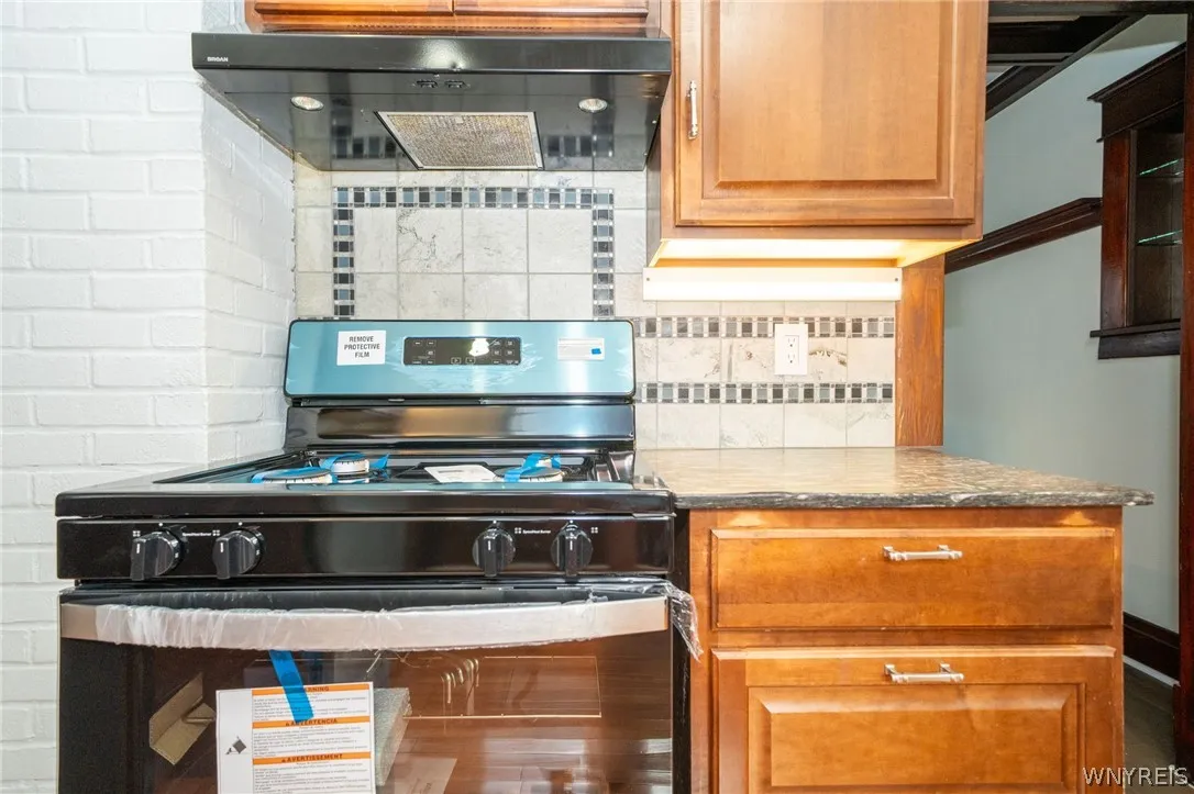 23 Aldrich Place, Buffalo, New York 14220, Buffalo, New York 14220, 4 Bedroom Bedrooms, 7 Room Rooms,2 BathroomBathrooms,Residential Lease,For Rent,23 Aldrich Place, Buffalo, New York 14220,0,B1715729