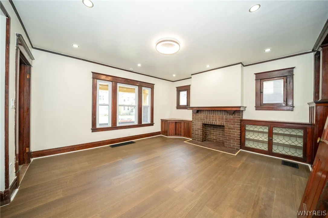 23 Aldrich Place, Buffalo, New York 14220, Buffalo, New York 14220, 4 Bedroom Bedrooms, 7 Room Rooms,2 BathroomBathrooms,Residential Lease,For Rent,23 Aldrich Place, Buffalo, New York 14220,0,B1715729