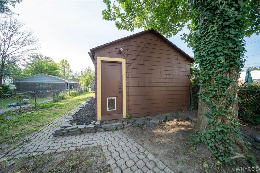 23 Aldrich Place, Buffalo, New York 14220, Buffalo, New York 14220, 4 Bedroom Bedrooms, 7 Room Rooms,2 BathroomBathrooms,Residential Lease,For Rent,23 Aldrich Place, Buffalo, New York 14220,0,B1715729