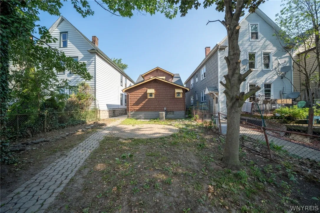 23 Aldrich Place, Buffalo, New York 14220, Buffalo, New York 14220, 4 Bedroom Bedrooms, 7 Room Rooms,2 BathroomBathrooms,Residential Lease,For Rent,23 Aldrich Place, Buffalo, New York 14220,0,B1715729